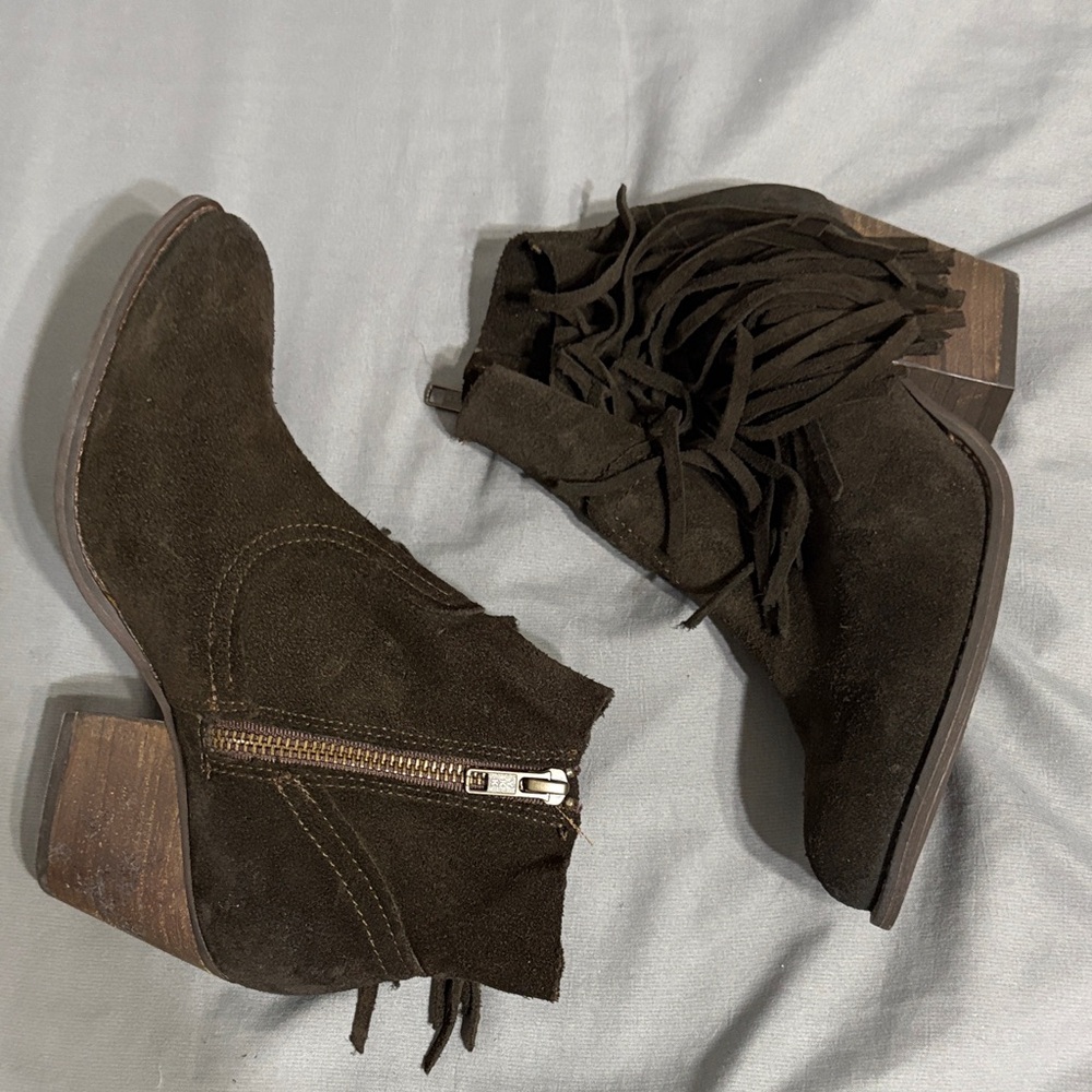 Steve Madden Fringe Suede Ankle Boots - Brown. SIZE 6. NEW.